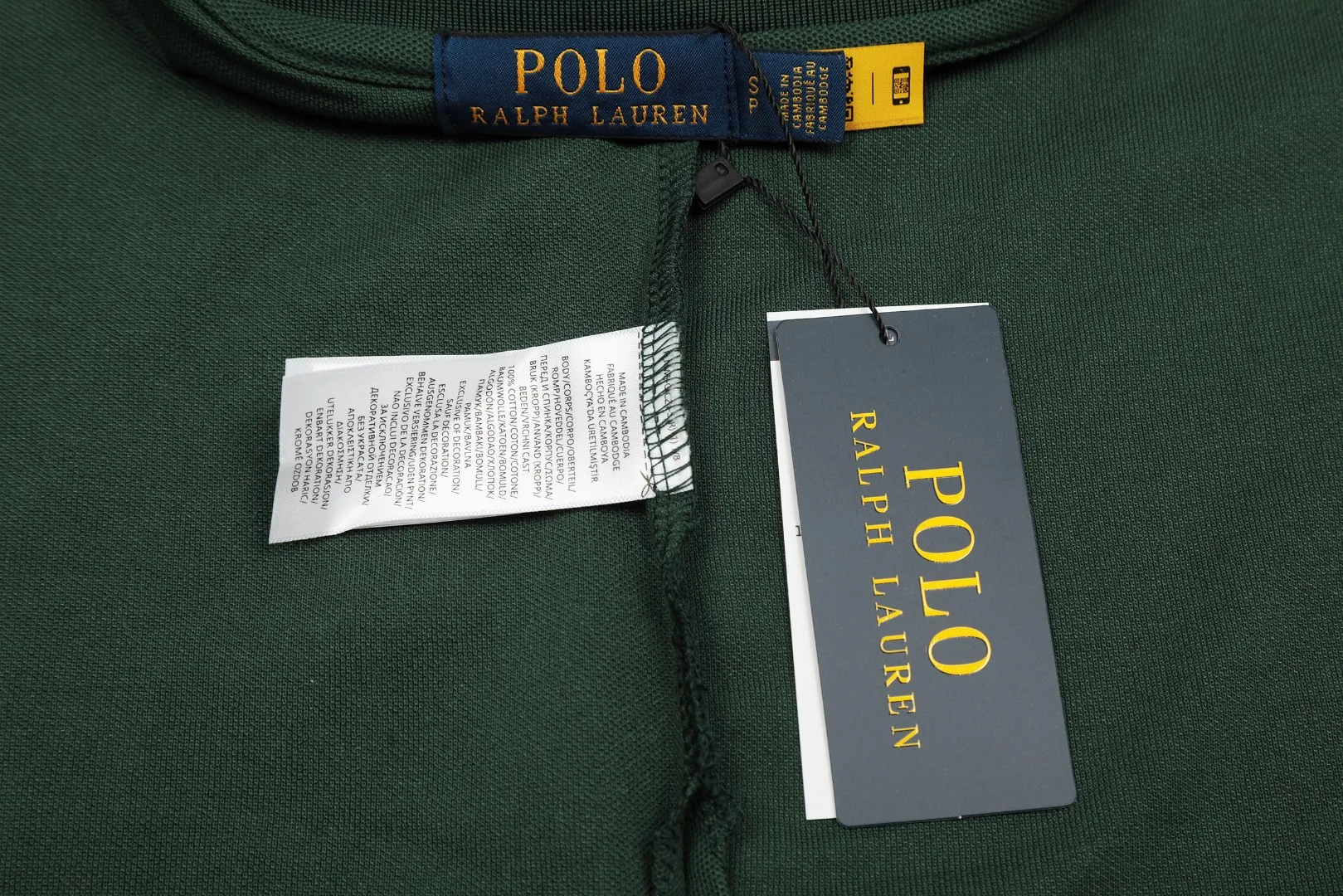 🅿️152 "Top quality" Style number: DS001# (not off the shelves all year round) [Ralph Lauren classic pony embroidered lapel POLO short sleeves] ✅Ralph Lauren Ralph Lauren classic basic versatile POLO short sleeves ✅Main supply platform live broadcast Wholesale entities will be replenished when out of stock Not removed from the shelves ✅ZP quality 1:1 version Scan the code to enter the GF website Z cabinet quality ✅Detailed quality The only one in Guangzhou Imported pique fabrics Mainly high-end, cost-effective and good quality. Needless to say, the version is restored to the original version. The maximum size can be worn up to 210 pounds. Loose, comfortable and stress-free. ✅Wear for work and life. Suitable for various occasions. A must-have recommendation for couples. Size: